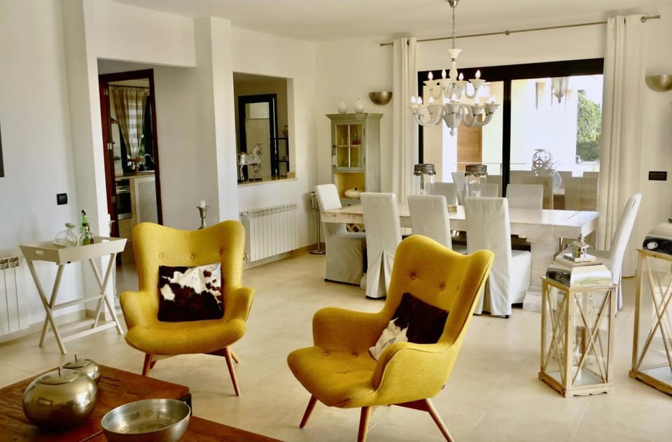 Property building, Living room