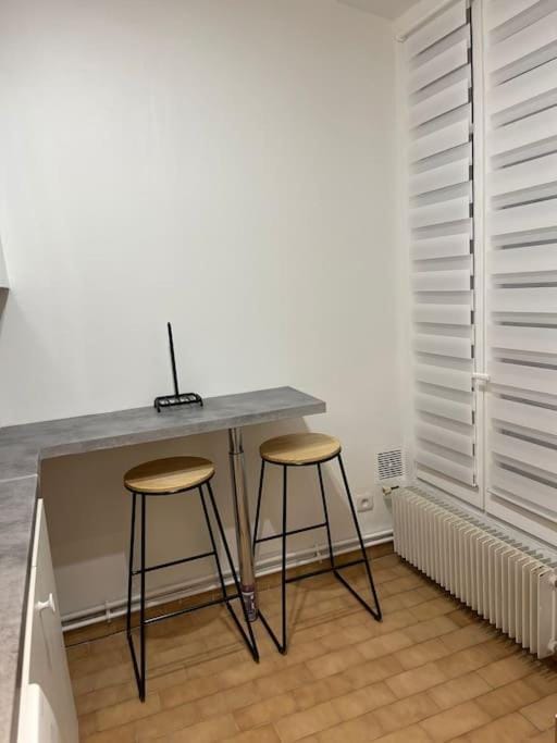Eiffel Tour Cosy blue Apartment in Paris