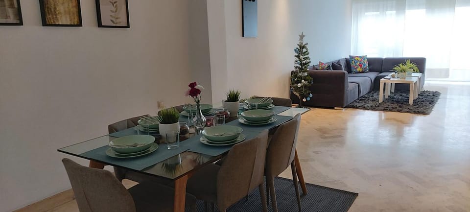 Living room, Seating area, Dining area