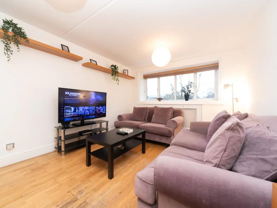 Communal lounge/ TV room, TV and multimedia, Living room, Other, Seating area