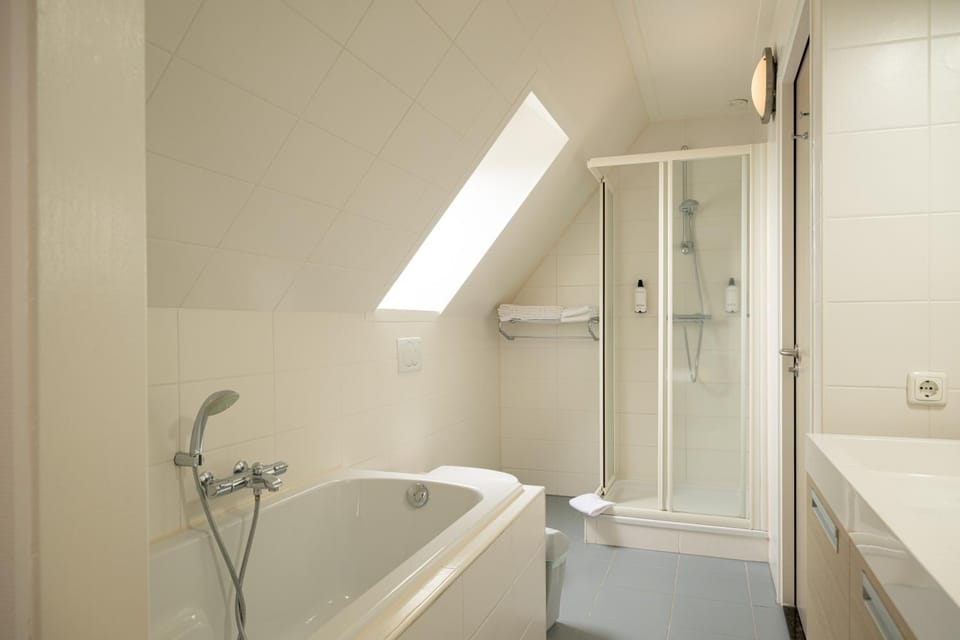 Shower, Bathroom, Bath, towels