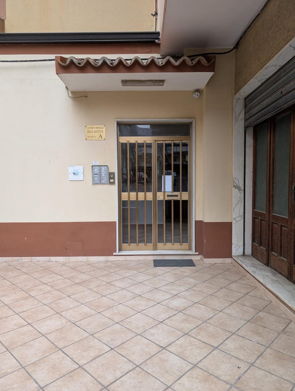 Property building, Facade/entrance