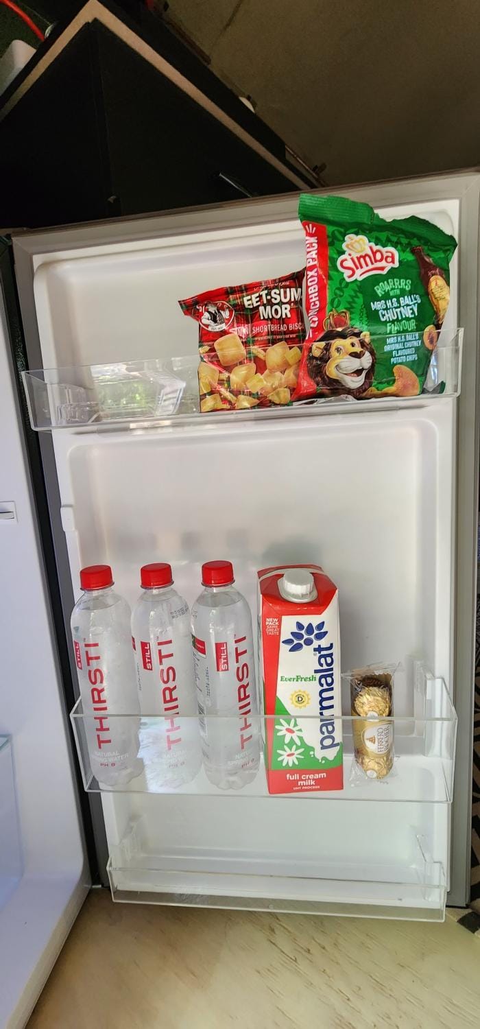 Kitchen or kitchenette, Food and drinks