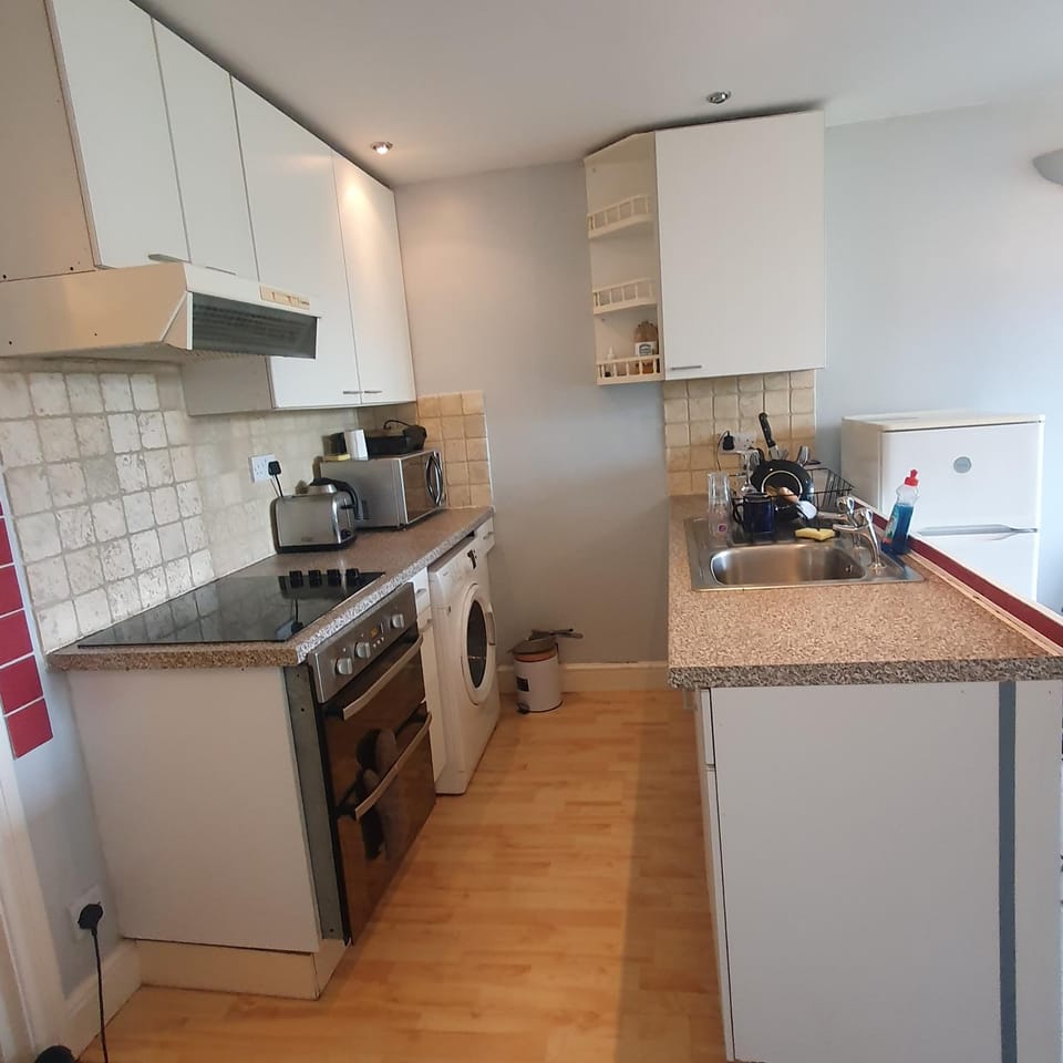 Flat with excellent transport links to central London. Apartment in Beckenham