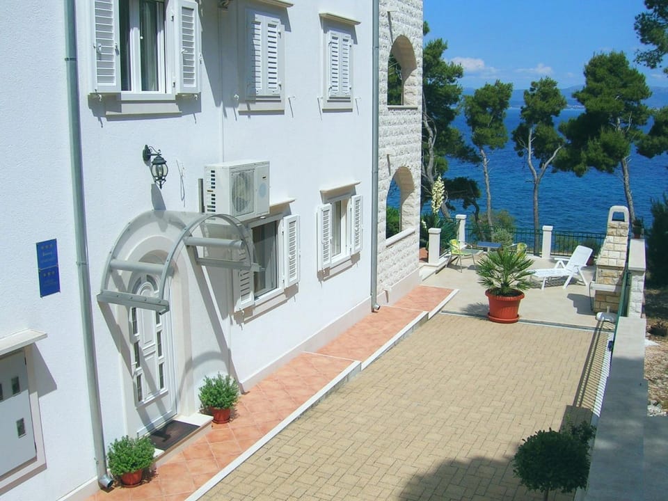Property building, Facade/entrance, Garden view