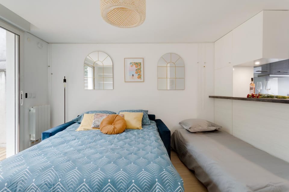 Bed, Photo of the whole room, Bedroom