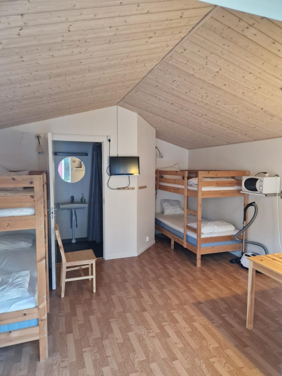 Property building, Photo of the whole room, bunk bed