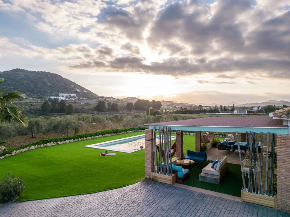 Natural landscape, Garden, Garden view, Mountain view, Pool view, Swimming pool