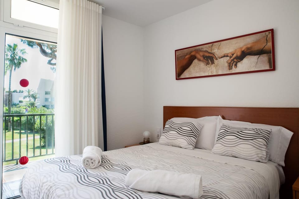 Bed, Photo of the whole room, Bedroom, towels, wardrobe