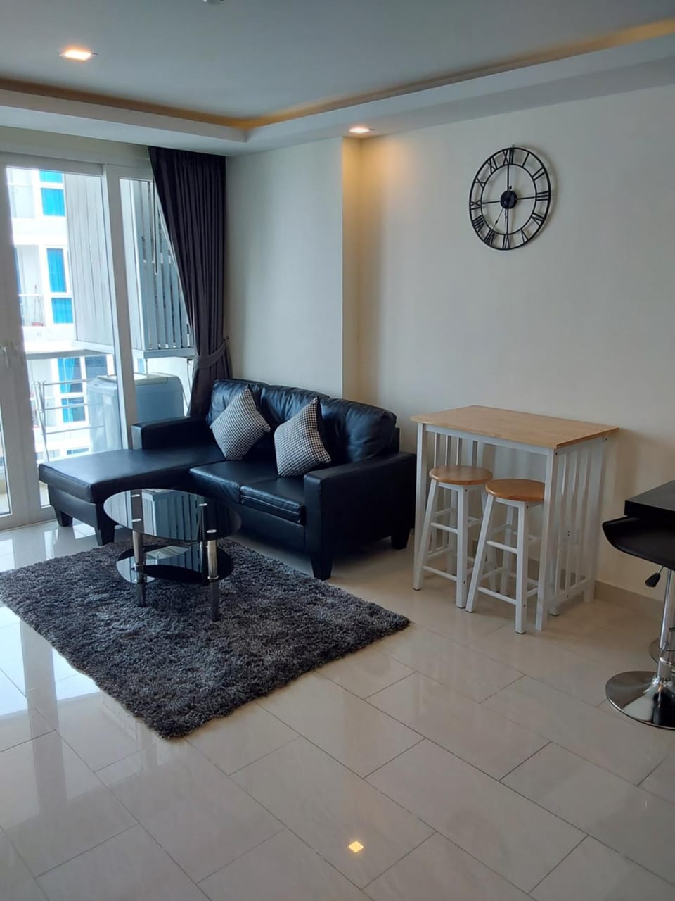 Grand Avenue, 2 bed-/ 2 bathroom, 70 sqm, pool view Apartment in Pattaya City
