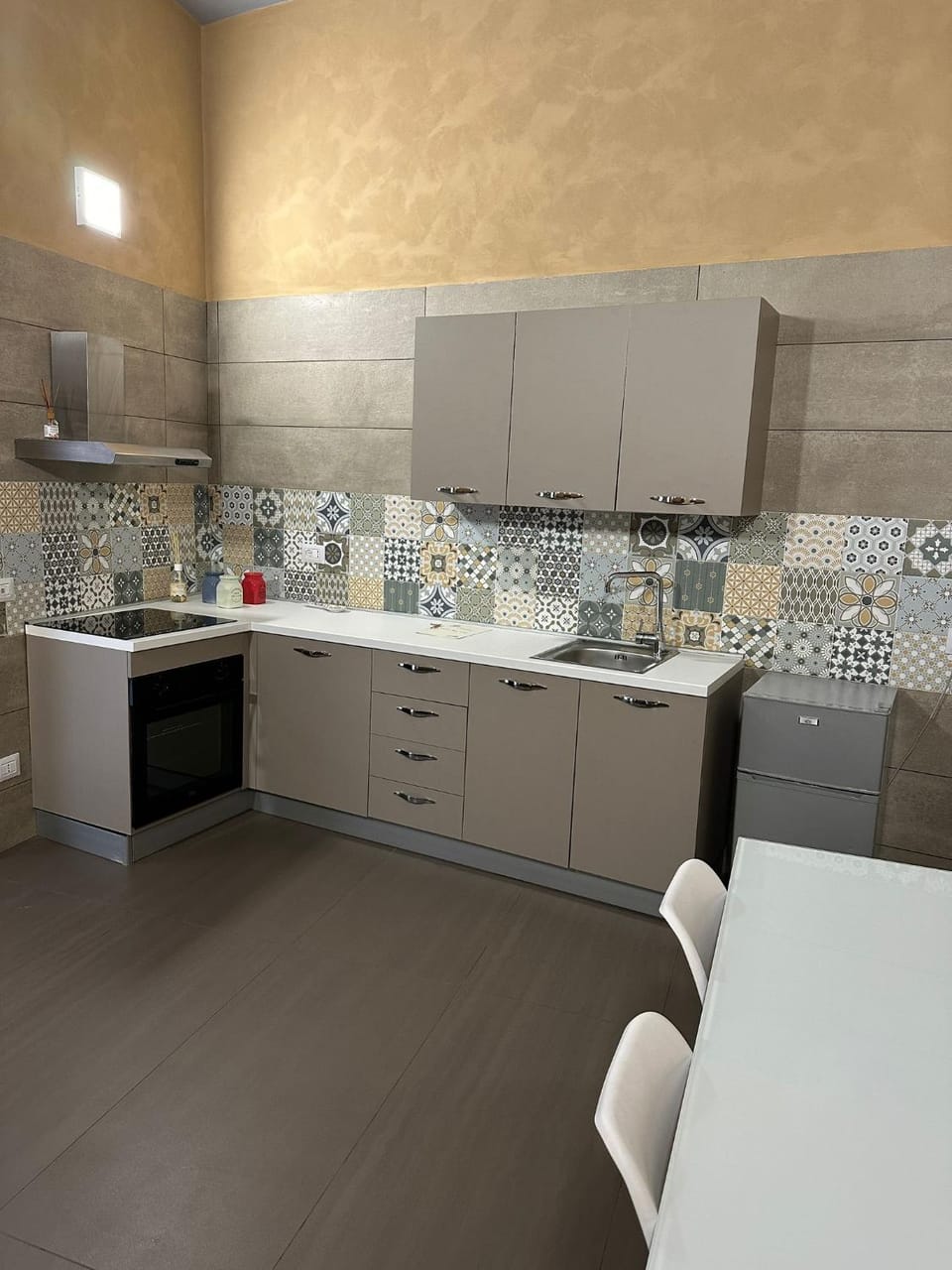 Kitchen or kitchenette, pet friendly, stove