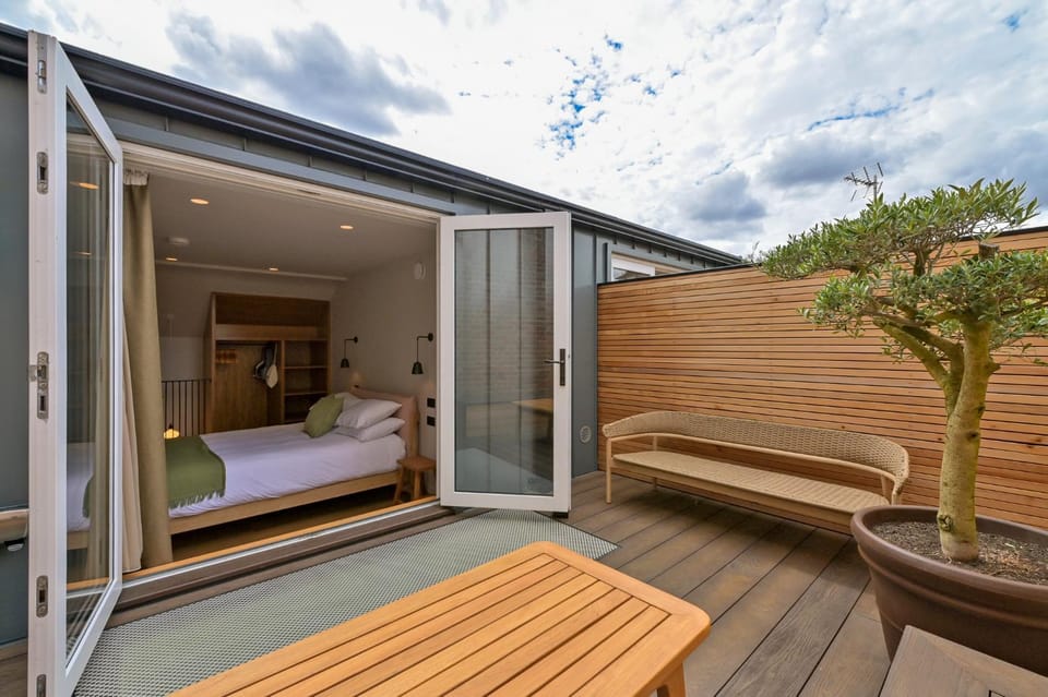 Garden, Balcony/Terrace, Photo of the whole room, Bedroom