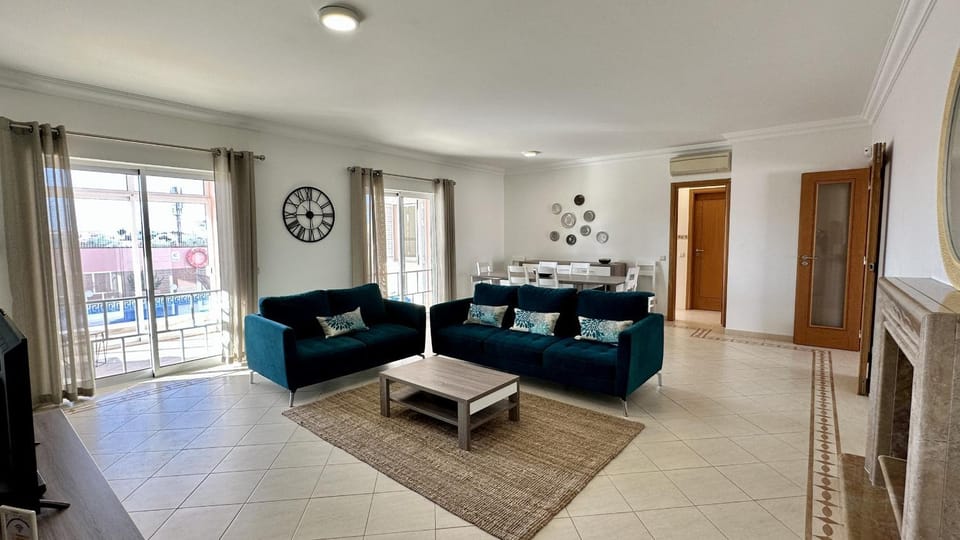Communal lounge/ TV room, Living room