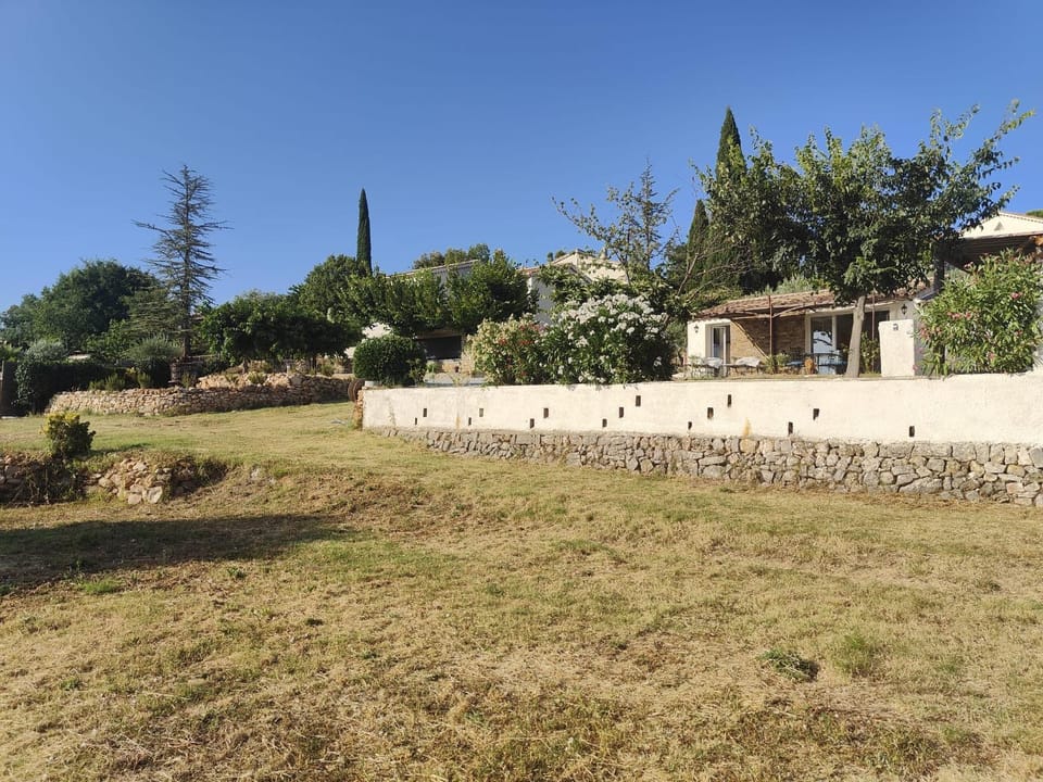 La pitchoune de l oliveraie de Flayosc House in Flayosc