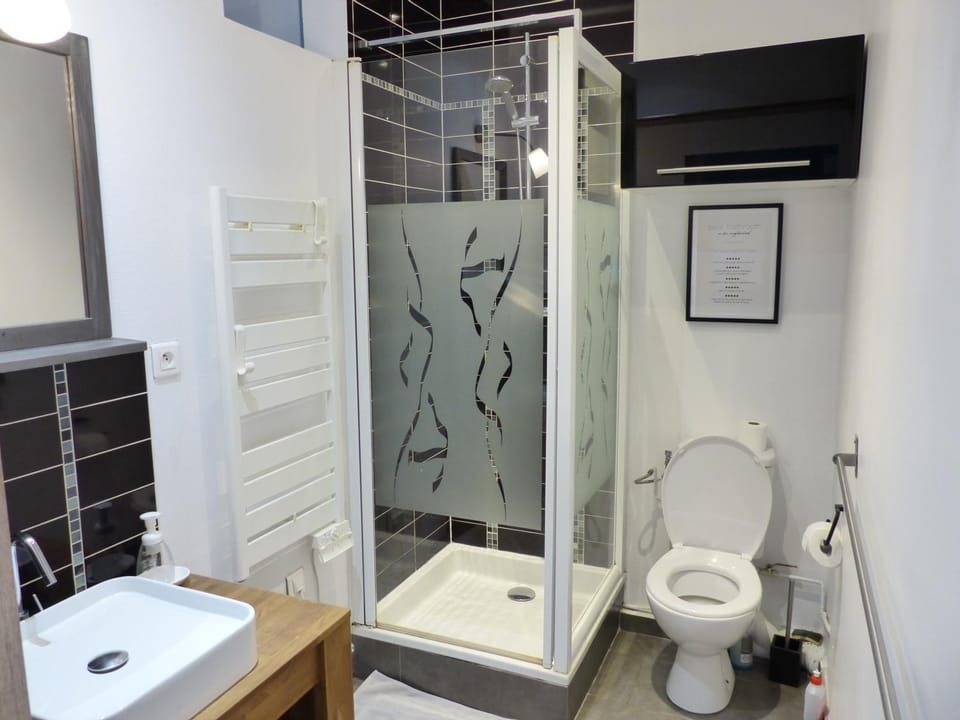 Shower, Toilet, Bathroom