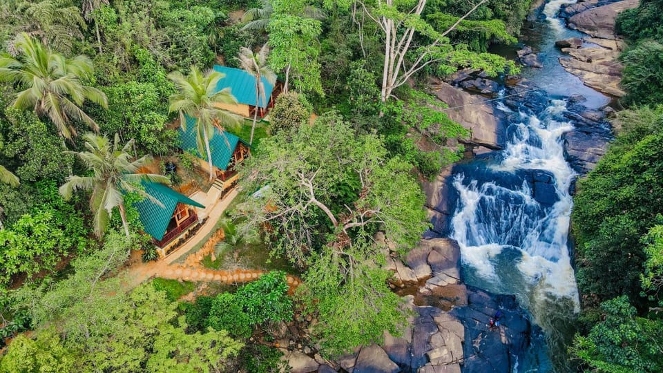 Nearby landmark, Spring, Day, Natural landscape, Bird's eye view, Lake view, Pool view, River view, Swimming pool