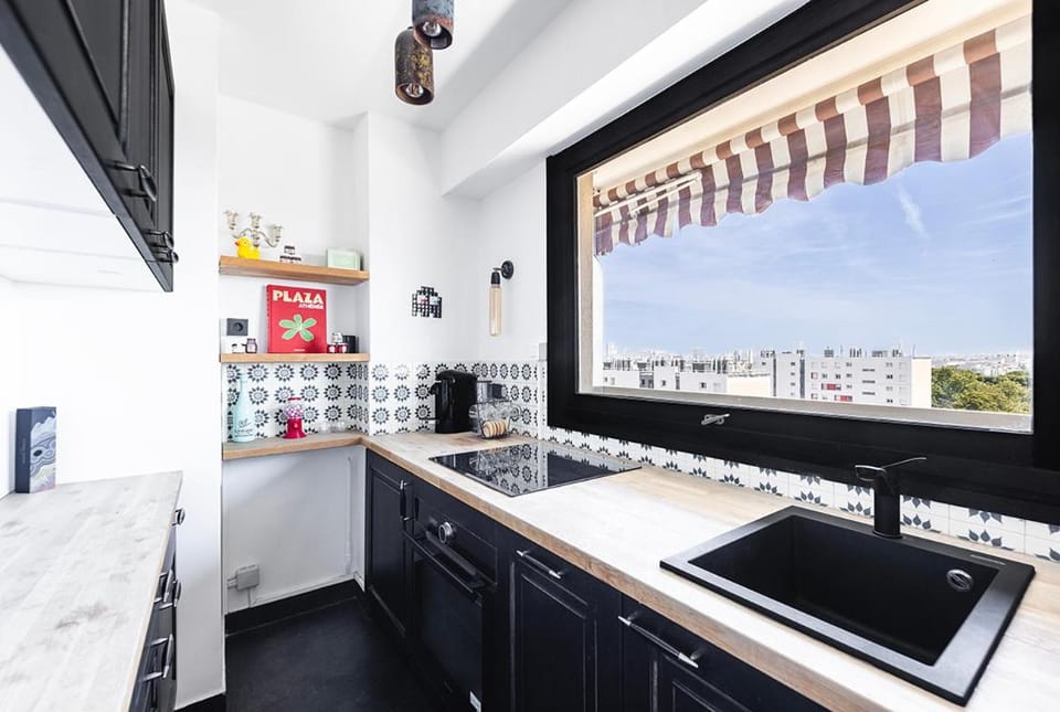Appartement vue Paris Apartment in Courbevoie