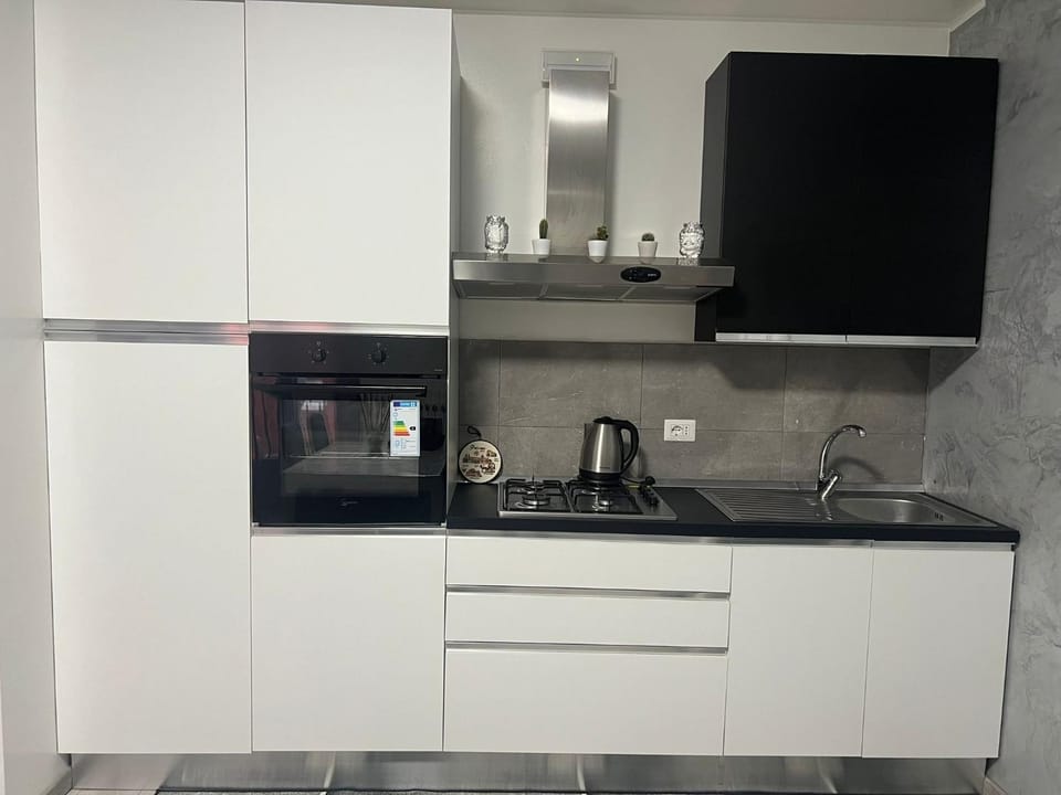 Kitchen or kitchenette, pet friendly
