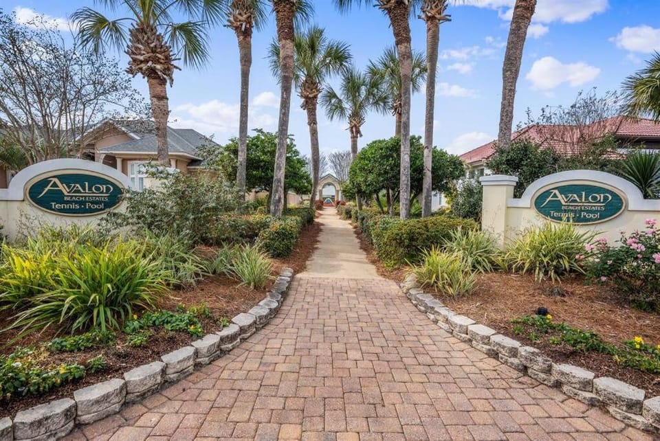 Serenity By The Sea 3 Br 3.5 Ba House in Miramar Beach