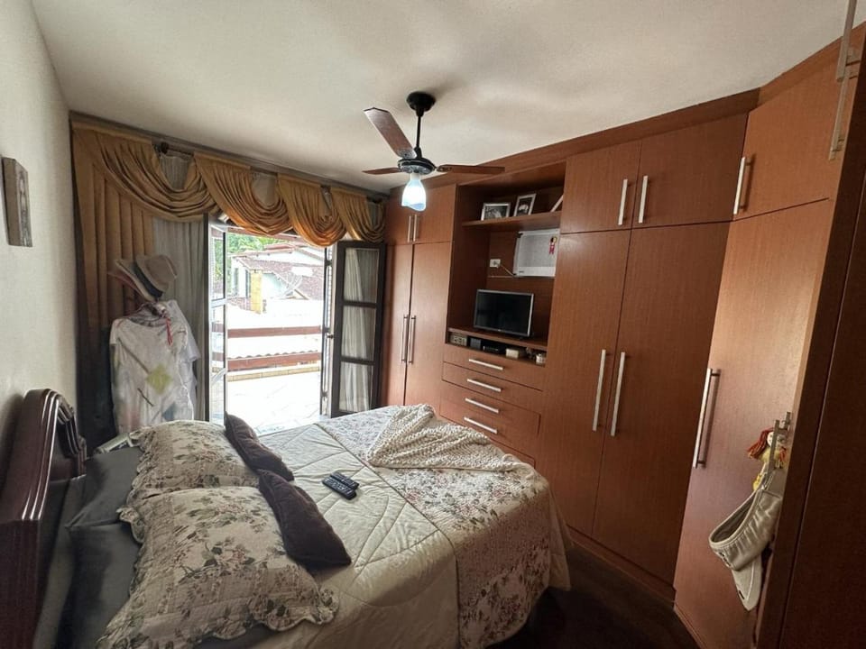 Bed, Bedroom, air conditioner