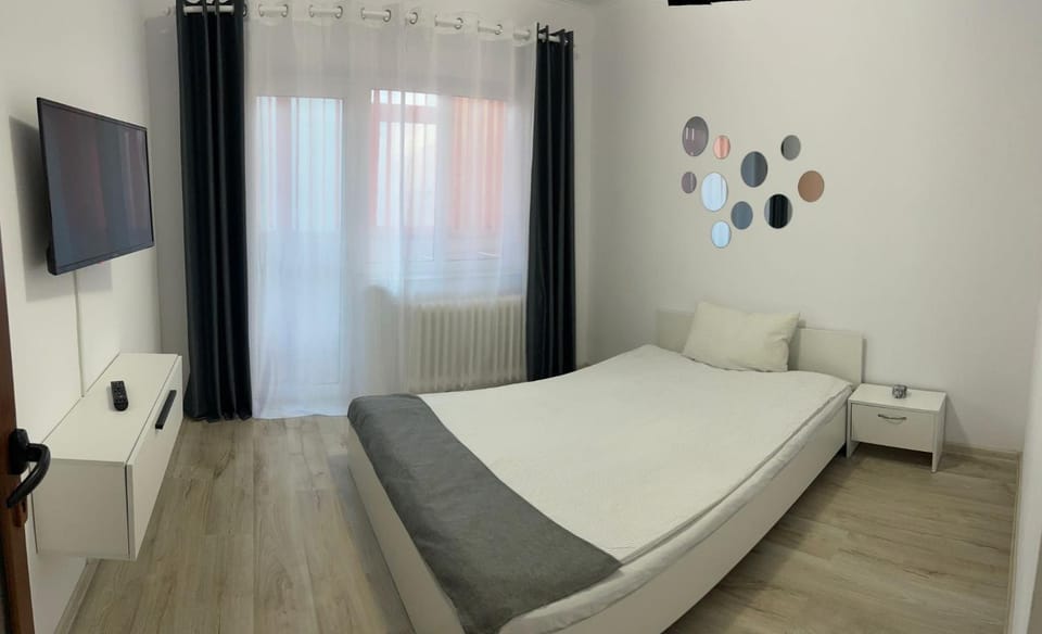 TV and multimedia, Photo of the whole room, Evening entertainment, Bedroom