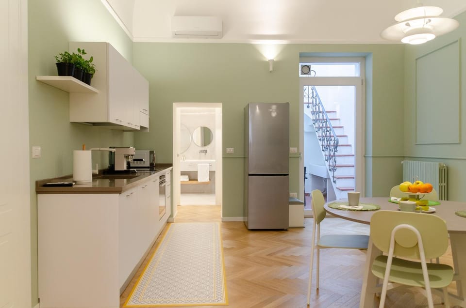 Coffee/tea facilities, Kitchen or kitchenette, Living room, Seating area, Dining area, minibar, pet friendly, stove