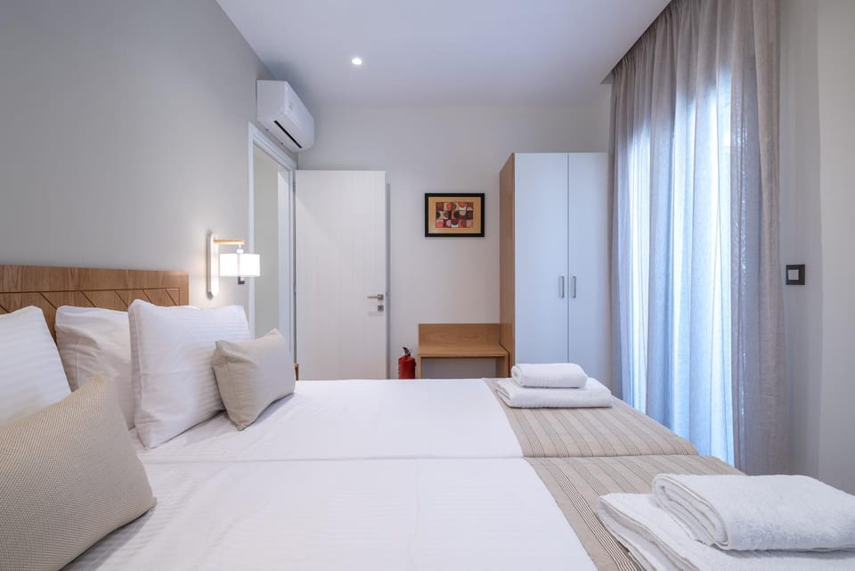Bed, Photo of the whole room, Bedroom, towels, wardrobe, air conditioner