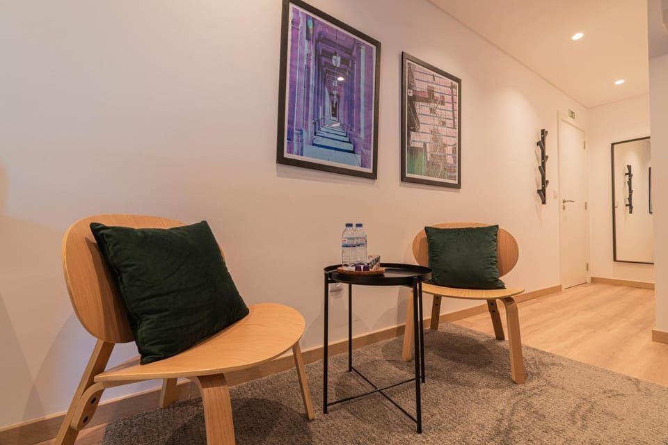 7Min to Uni Sé-Velha - AC - Work Desk - 300MBs WiFi - Suite 4 Bed and Breakfast in Coimbra