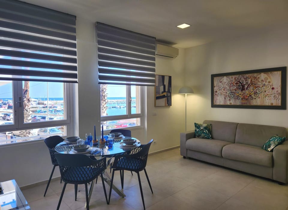 TV and multimedia, Living room, Dining area