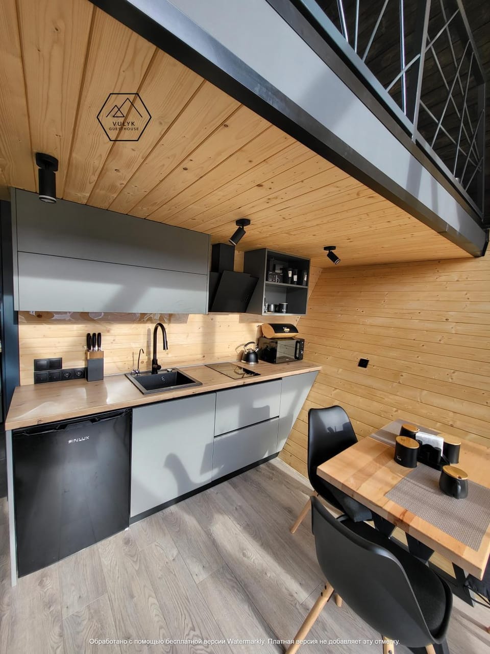 Kitchen or kitchenette, Dining area, minibar, stove