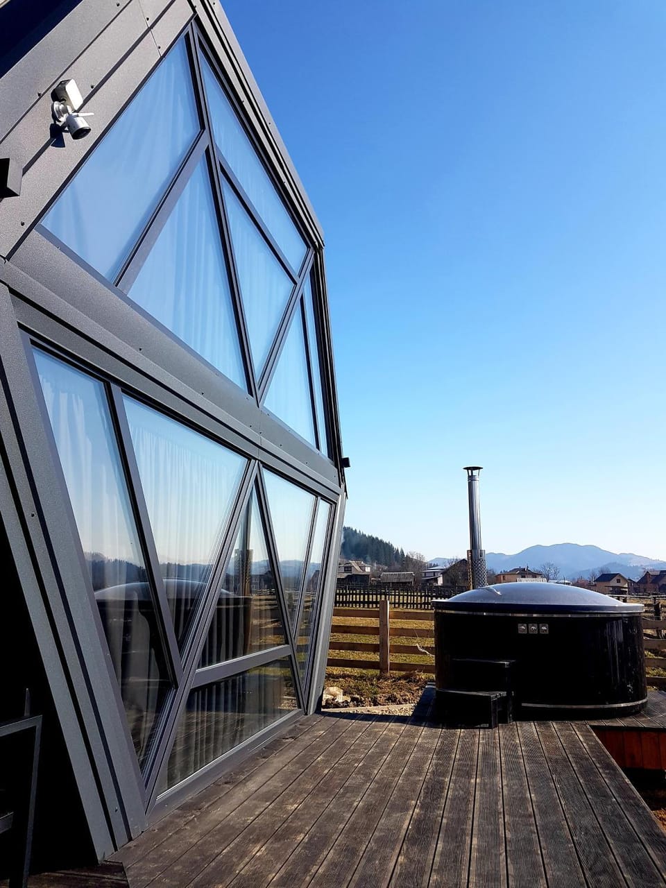 Property building, Hot Tub, Balcony/Terrace, Mountain view