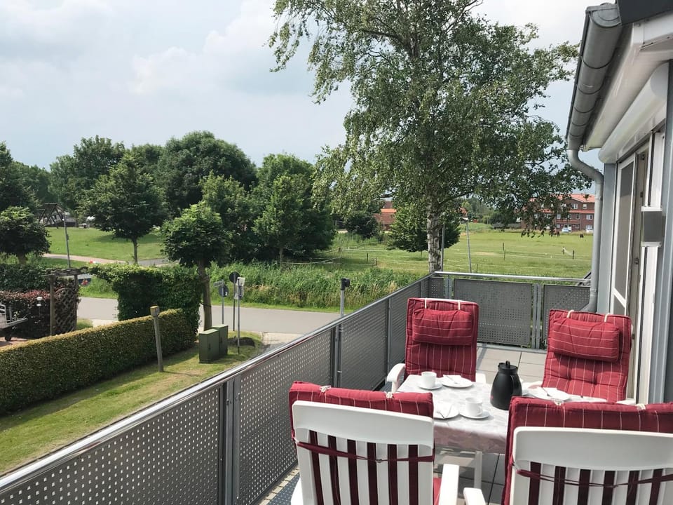 View (from property/room), Balcony/Terrace, Garden view