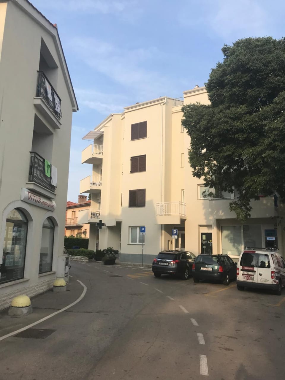 Property building, Facade/entrance