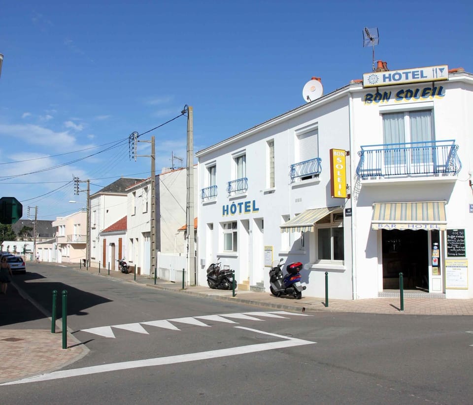 Property building, Day