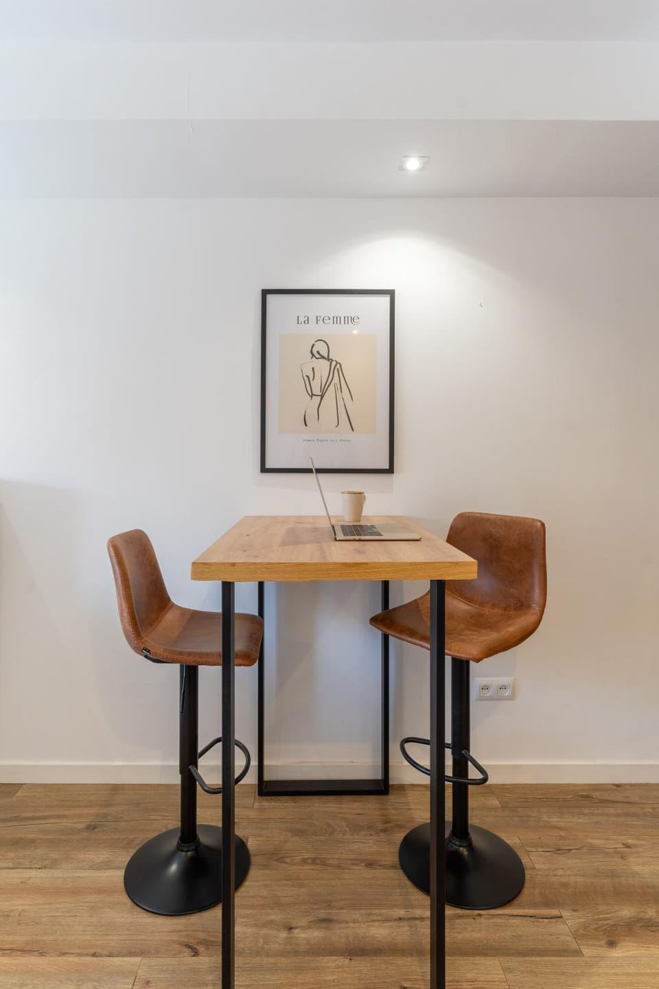 Living room, Decorative detail, Seating area, Dining area