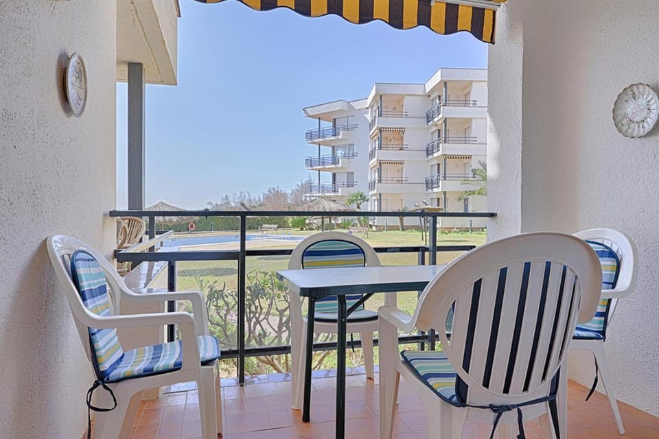 Apartamento en Creixell Primera linea de playa. Apartment in Creixell