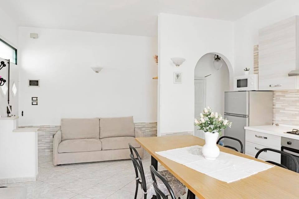 Seating area, minibar
