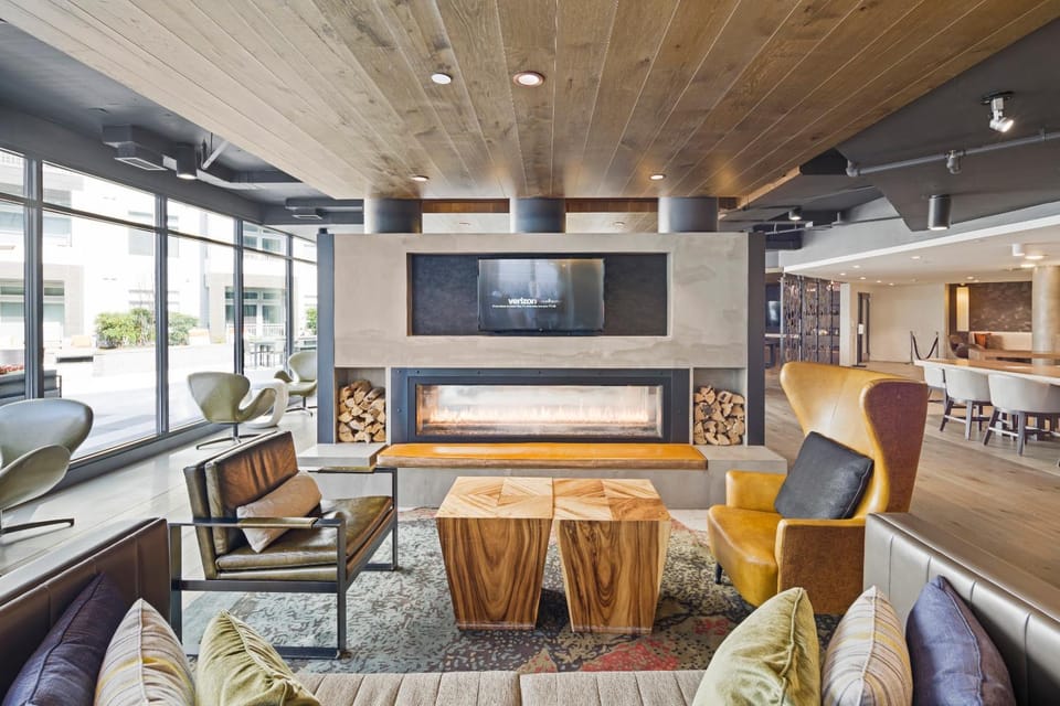 Lounge or bar, flat iron, Internal: Not applicable to any particular room