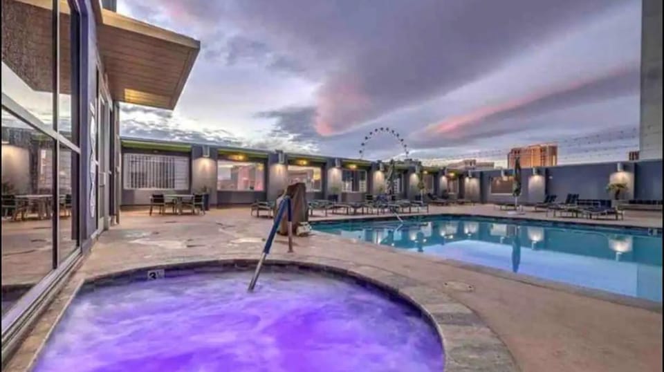 Swimming pool, sunbed