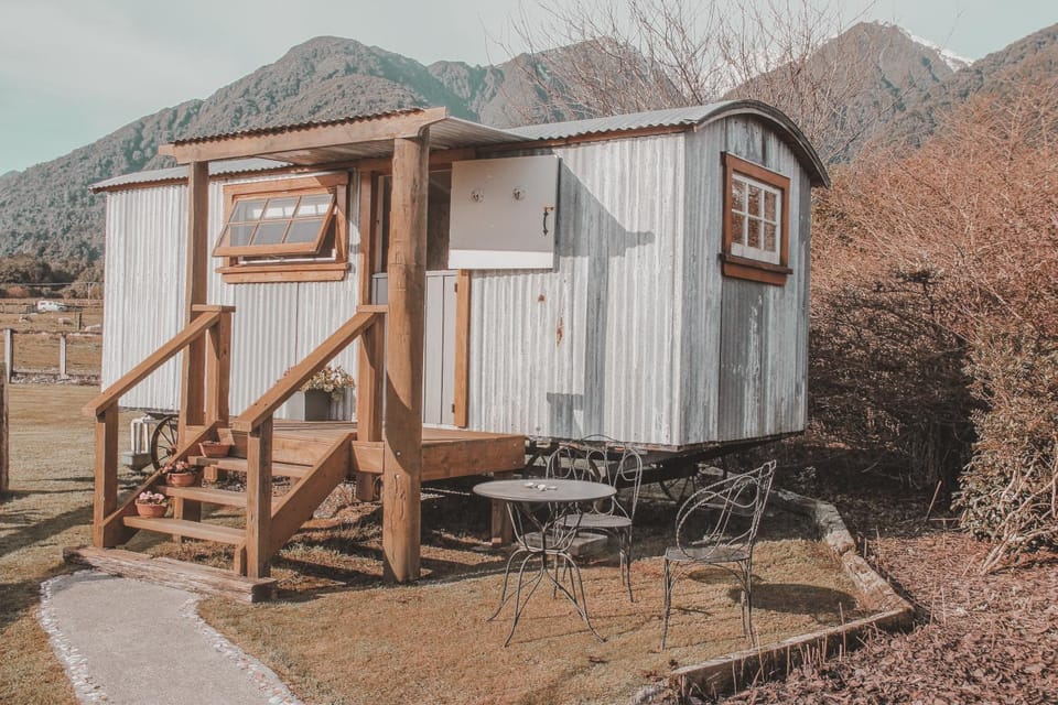 Property building, Natural landscape, Mountain view