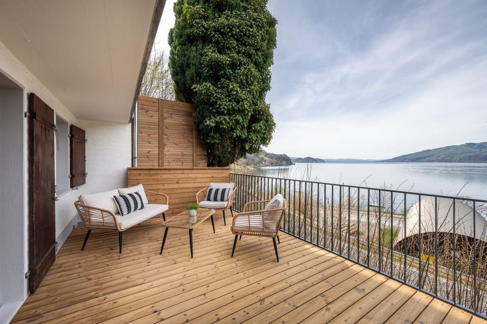 Natural landscape, View (from property/room), Balcony/Terrace, Lake view, Mountain view