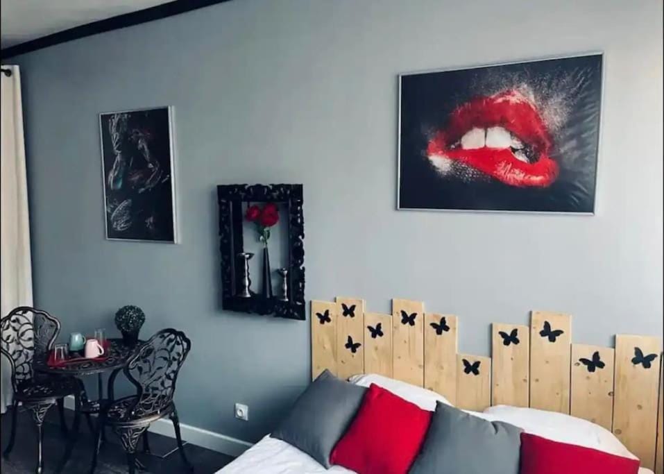 Orphelin studio avec Balnéo proche centre ville Apartment in Reims