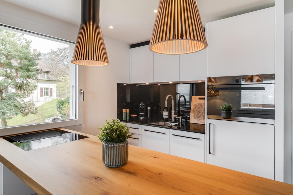 Dining area, kitchen