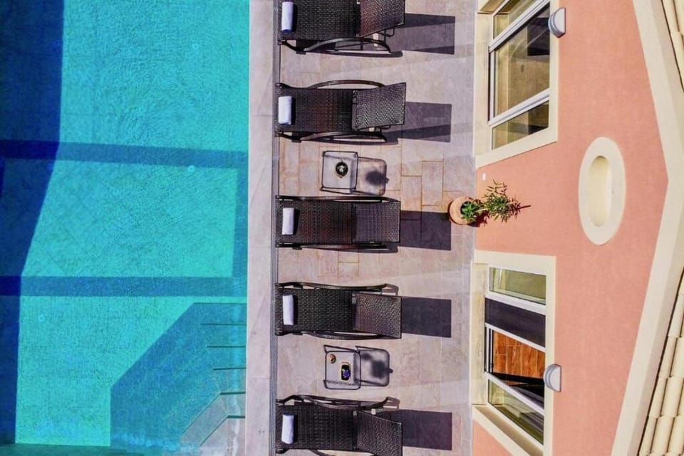 Balcony/Terrace, Swimming pool