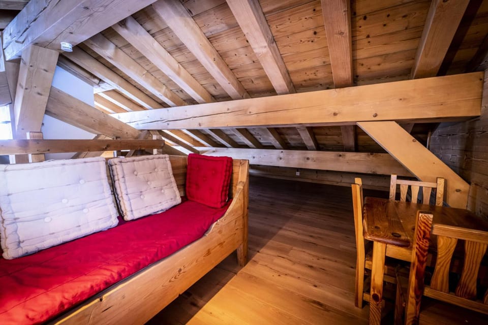 Les Chalets Du Cocoon - CHALET PIERRA MENTA 1 MAE-1641 Chalet in Mâcot-la-Plagne