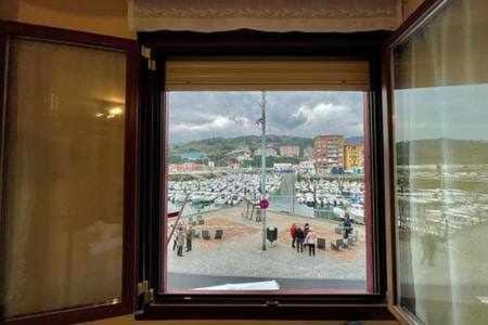 Kai Etxea , el mismo puerto de Bermeo Apartment in Bermeo