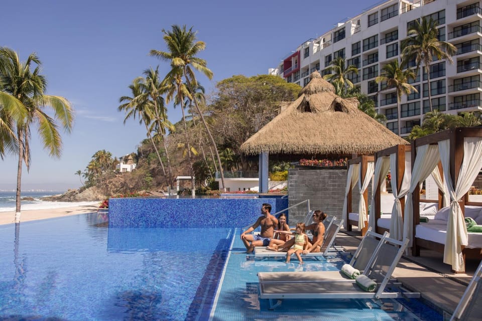 Beach, Sea view, Swimming pool, Family, sunbed