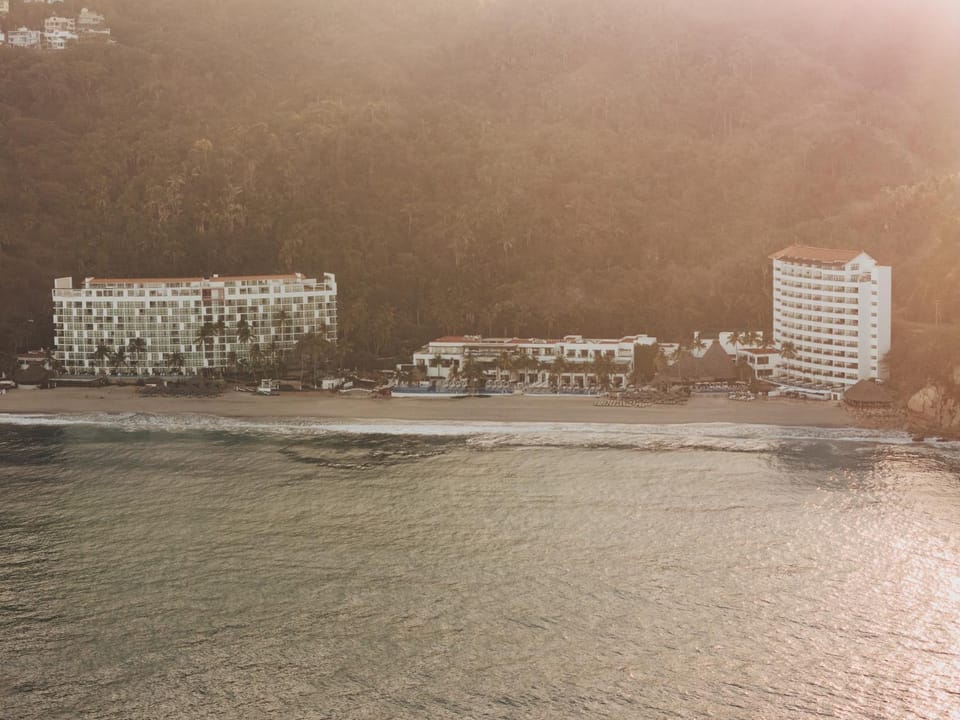 Property building, Bird's eye view, Beach