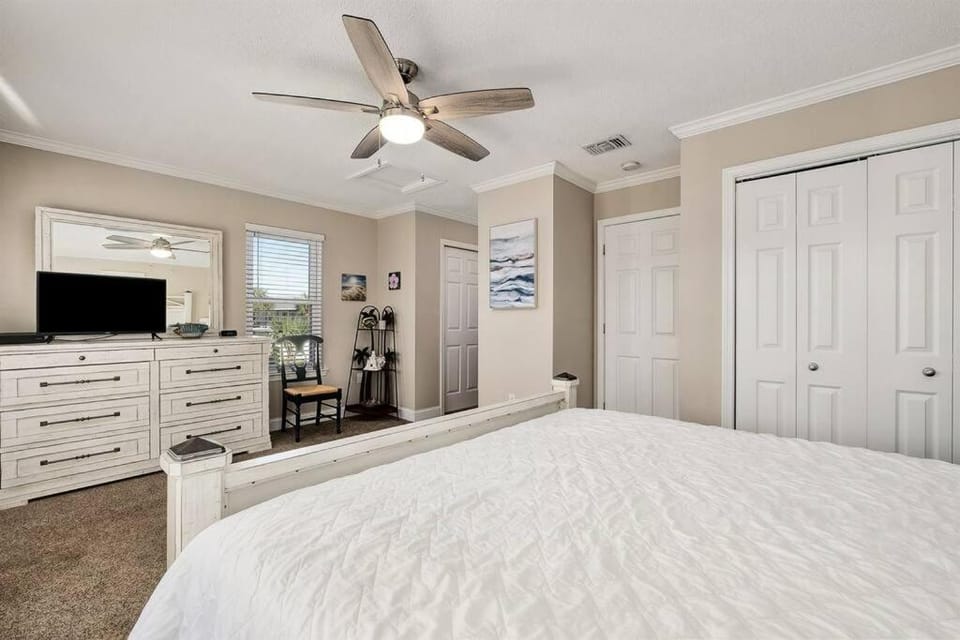 4 Br - 3 Ba Private Pool Putting Green House in Miramar Beach