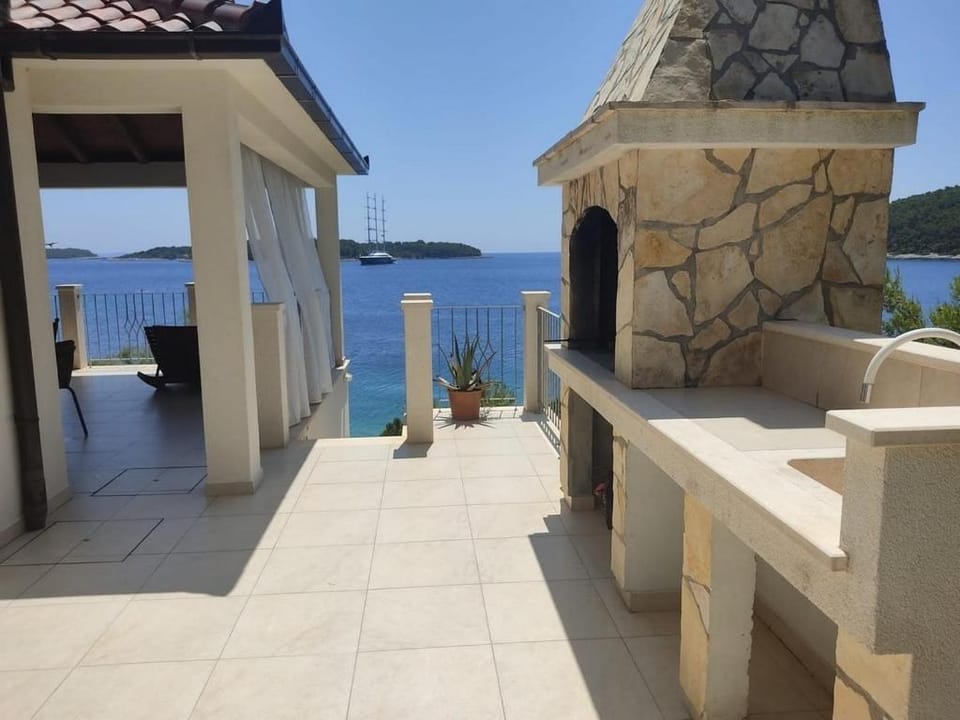 Location, children, Family